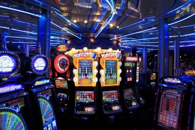 Treasures Aztec slot game showing five-reel layout with Aztec symbols and treasure imagery